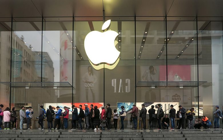 Apple Bans iPhone Sale