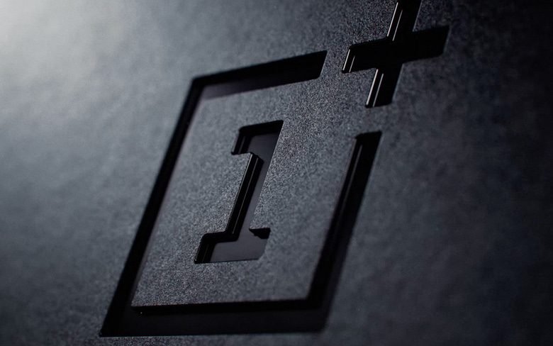 OnePlus 7 Logo On The Device