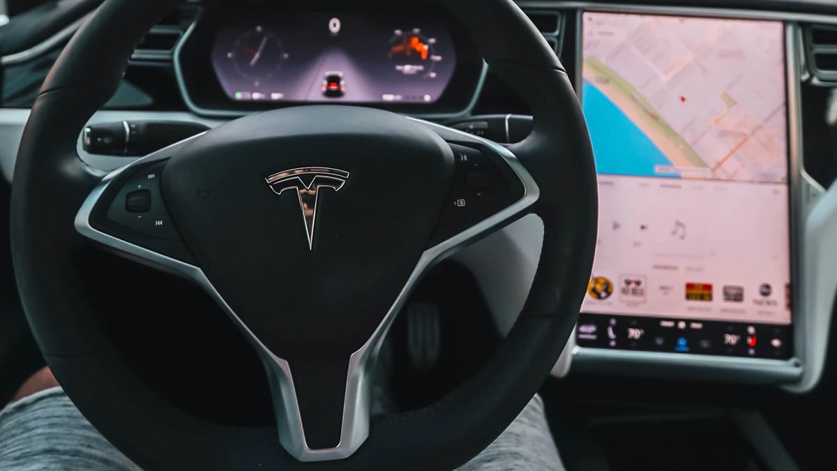 YouTube in Tesla