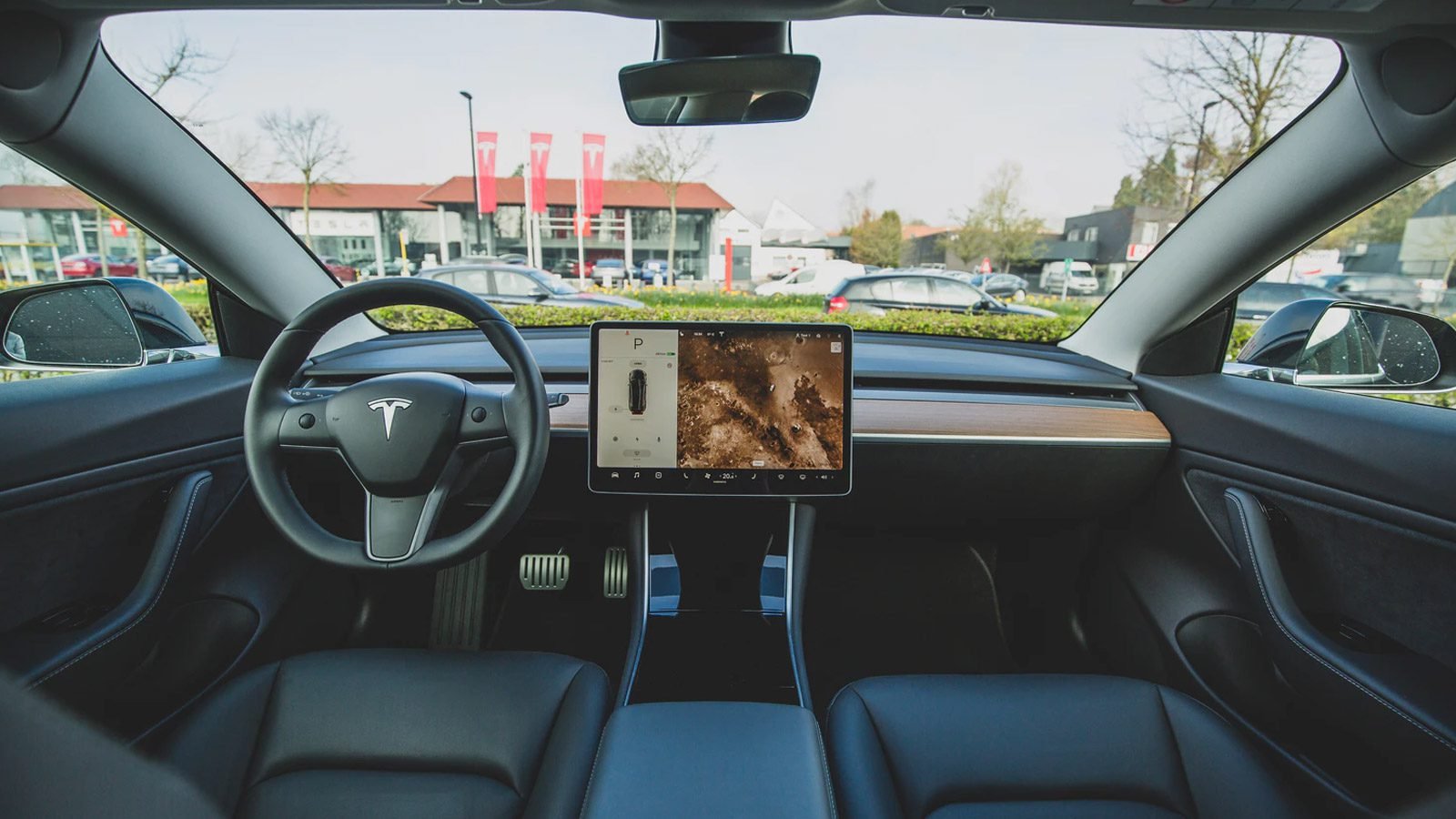 tesla-releases-driver-monitoring-system-using-cabin-camera