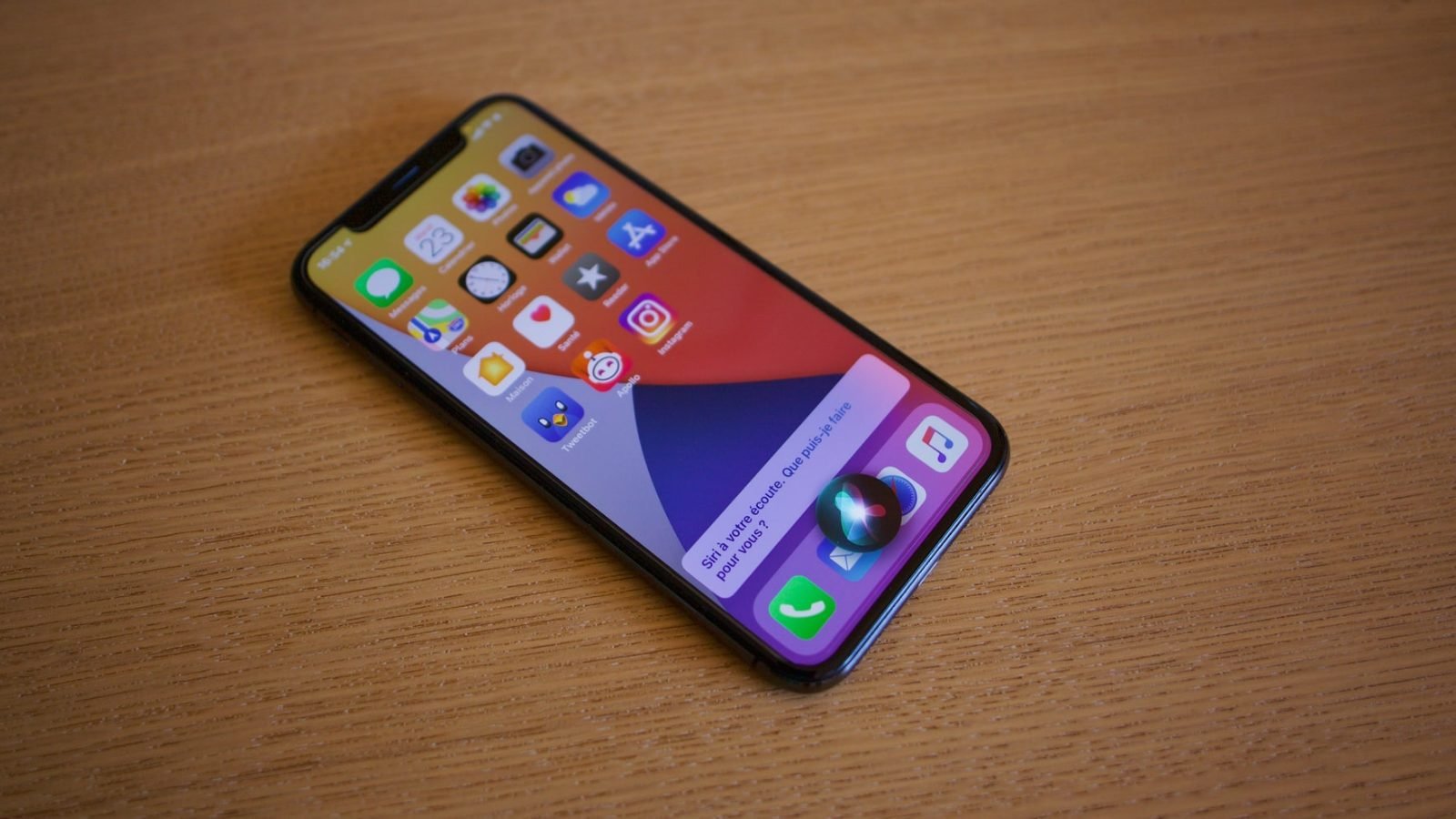 iPhone Siri Activated