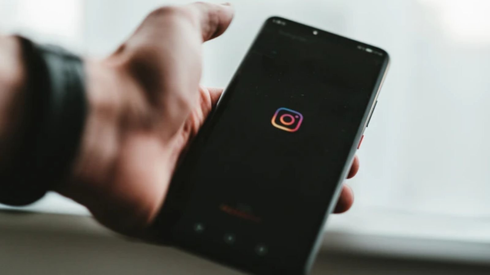 Instagram full-screen video