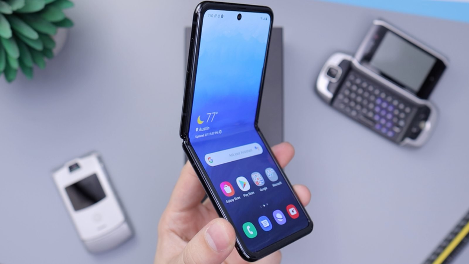 Samsung foldable phones