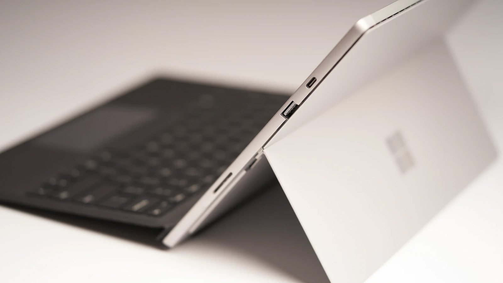 Microsoft Surface Laptop