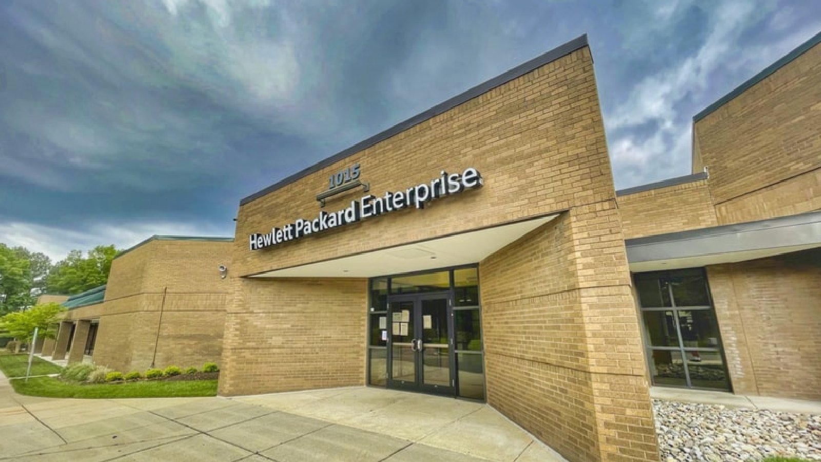 Hewlett Packard (HP)