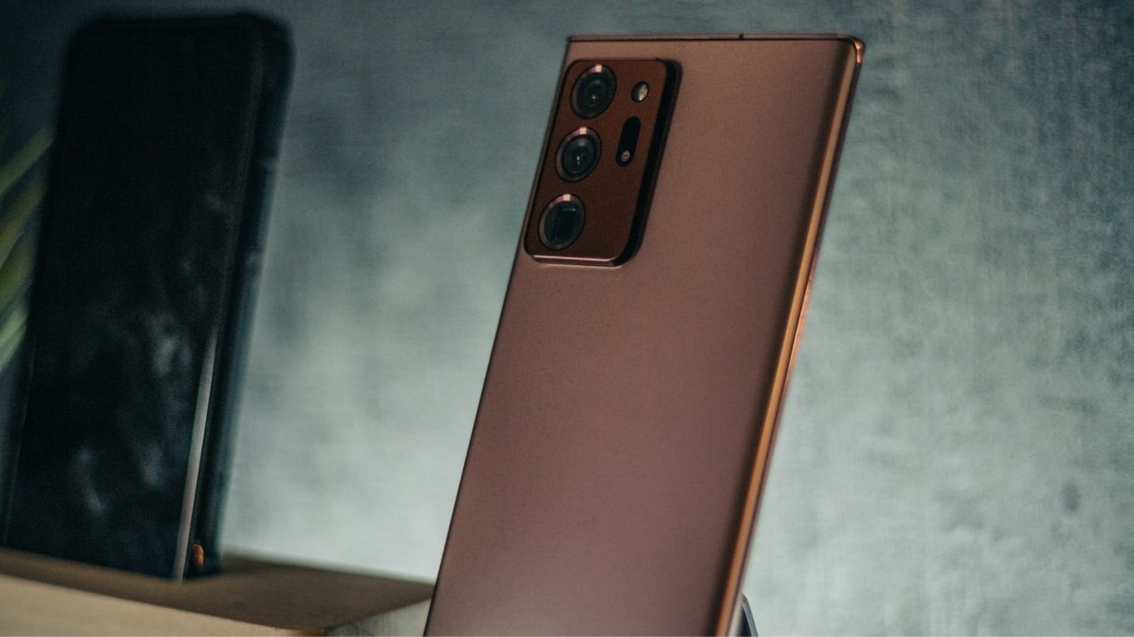 Samsung Smartphone Pink Color