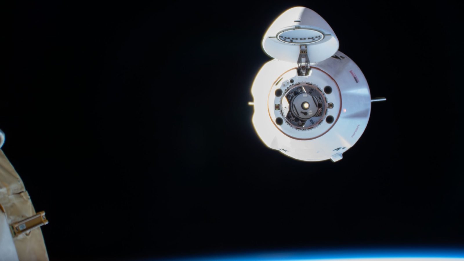 spacex dragon docking SpaceX Dragon Docking