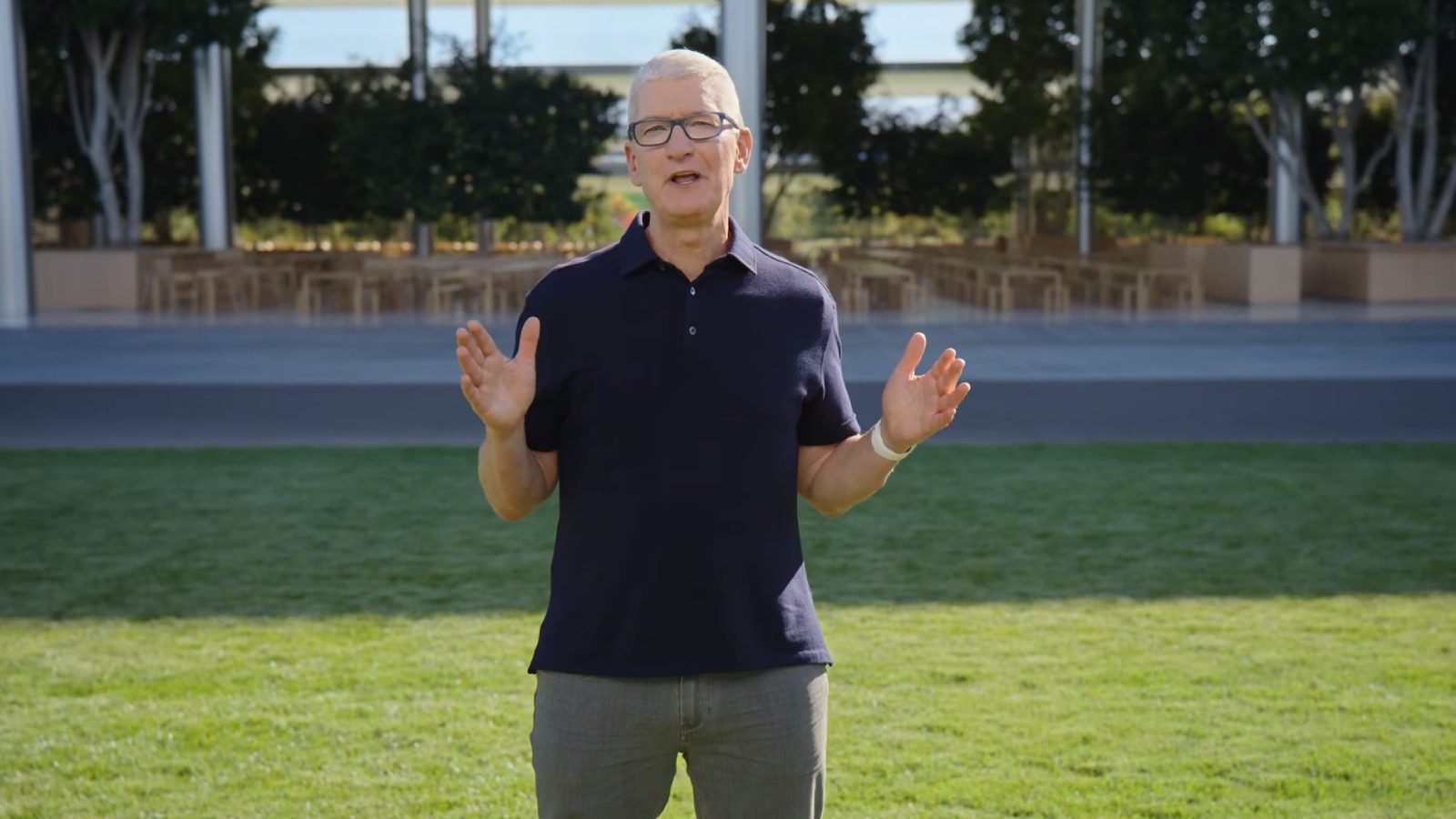 Tim Cook Meet Japans PM