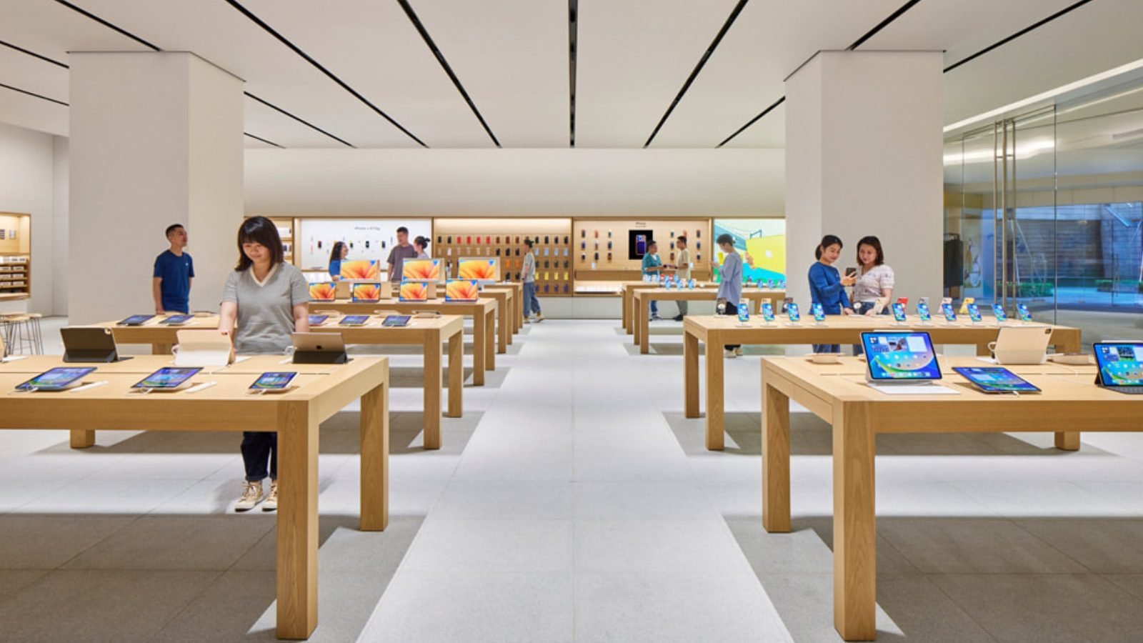 Apple MixC Shenzhen Opens