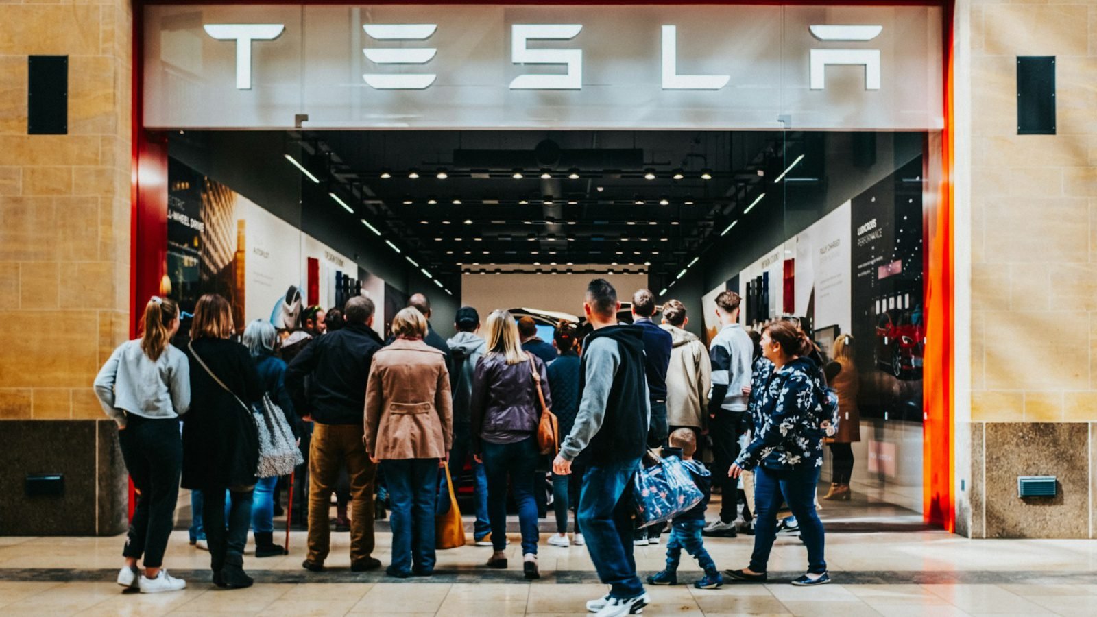 XAi Assistant to Tesla