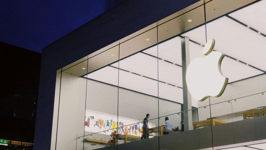 iphone se 4 render iPhone SE 4 Render