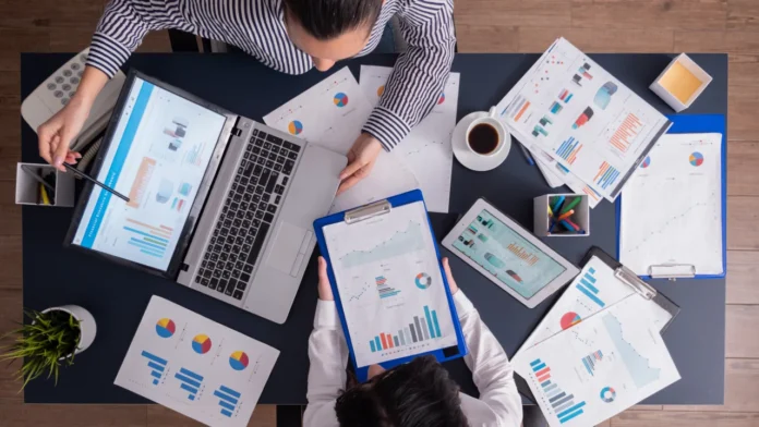 top-viewtop-view-manager-employee-doing-teamwork Top SEO Company