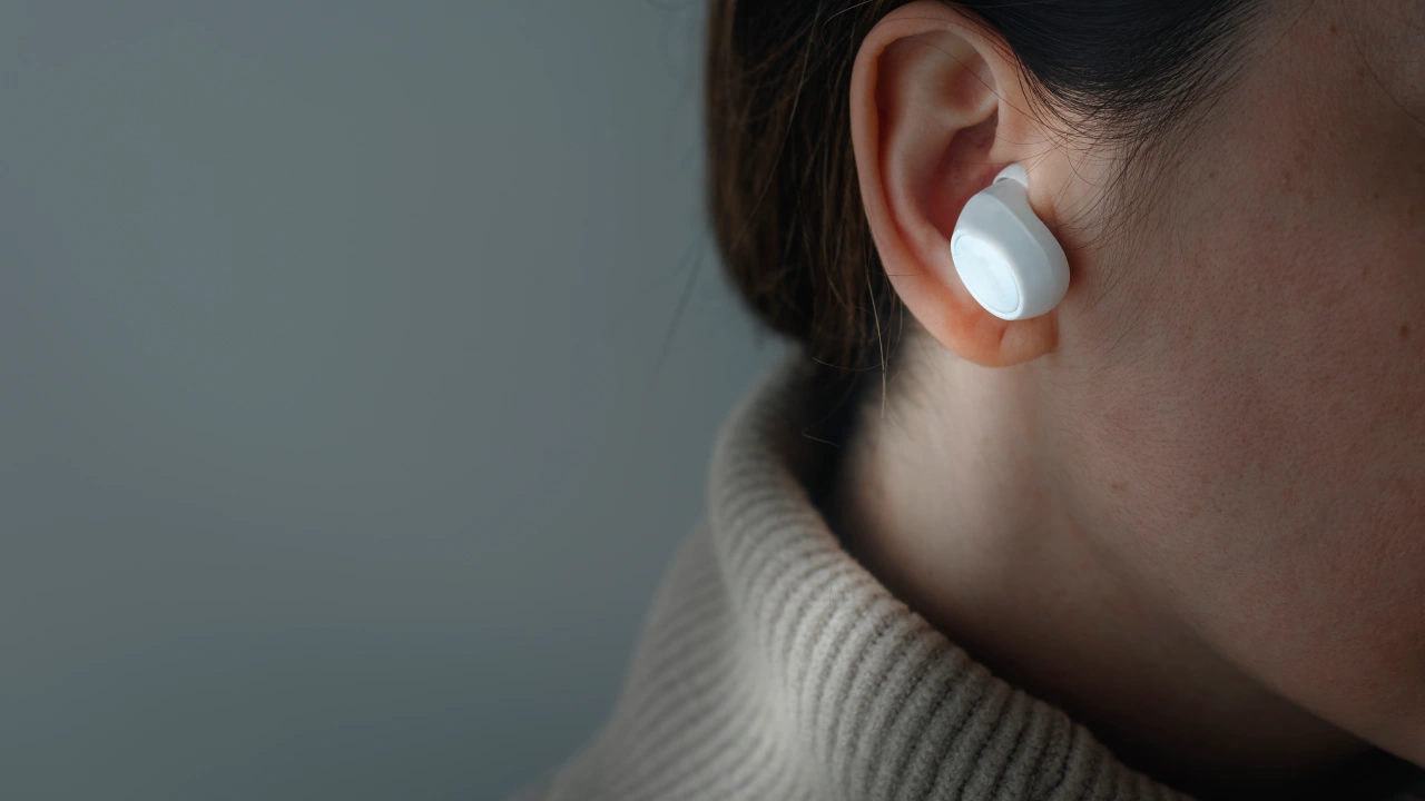 noise-cancelling earbuds
